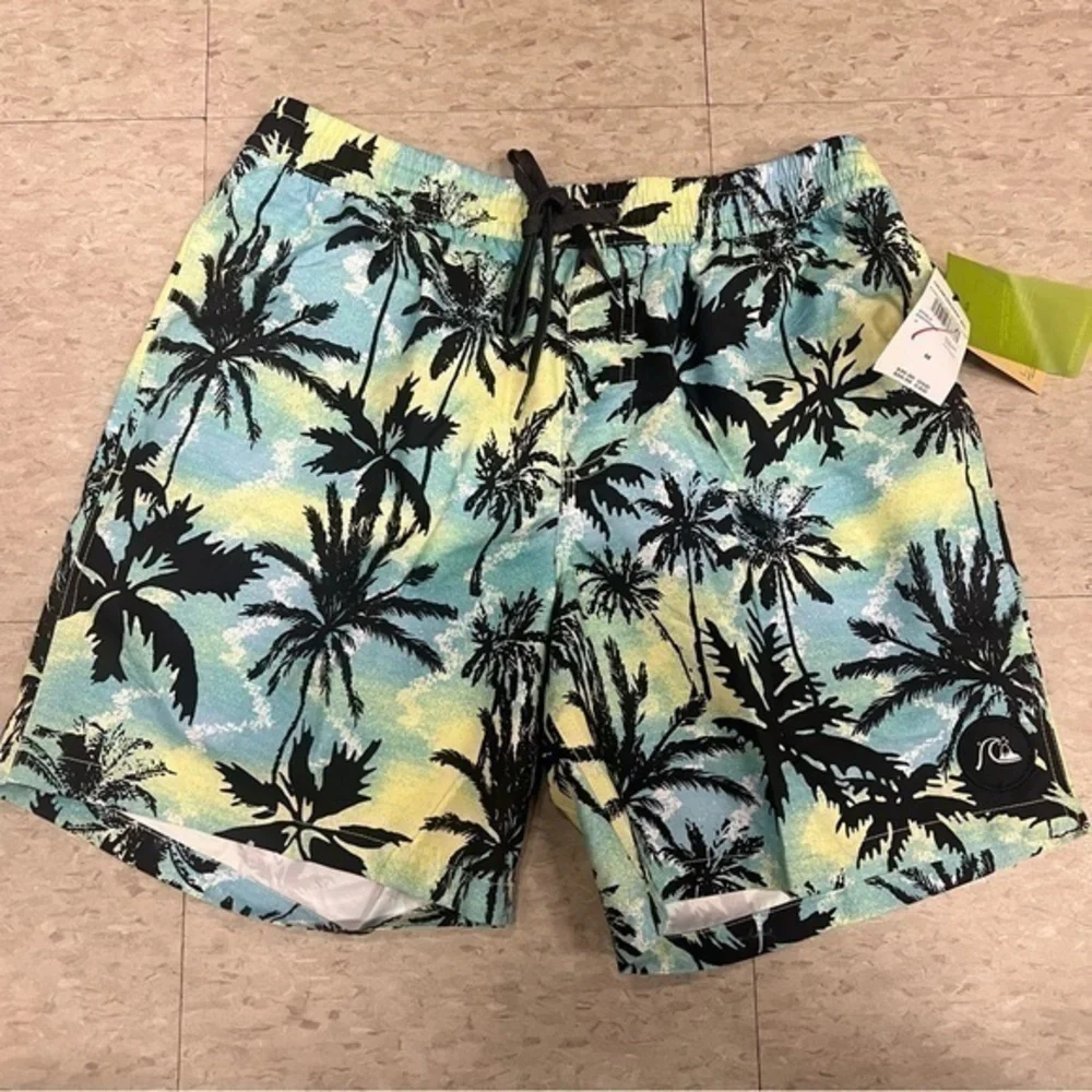New Quiksilver elastic waist boardshorts
